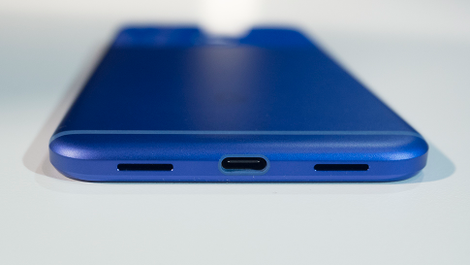 Both Pixels use USB-C.